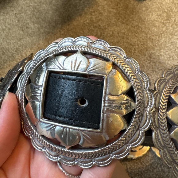 Brighton Vintage 1993 Black Leather Concho Belt Silver Western Floral USA M - Picture 10 of 11